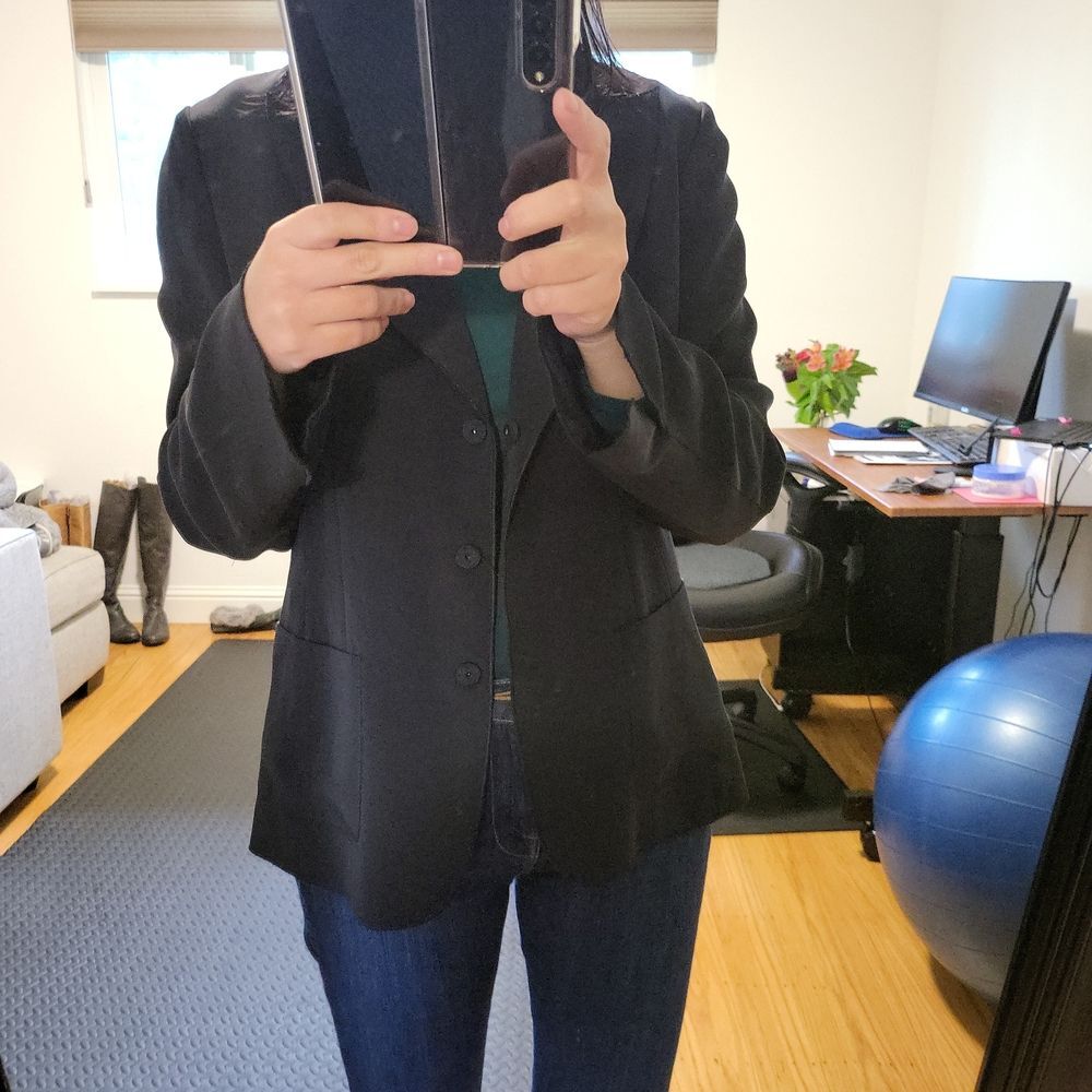 Elie Tahari black silk jacket blazer